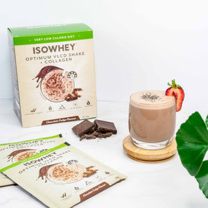 IsoWhey Optimum VLCD Shake Chocolate Fudge 18x55g with a glass of shake